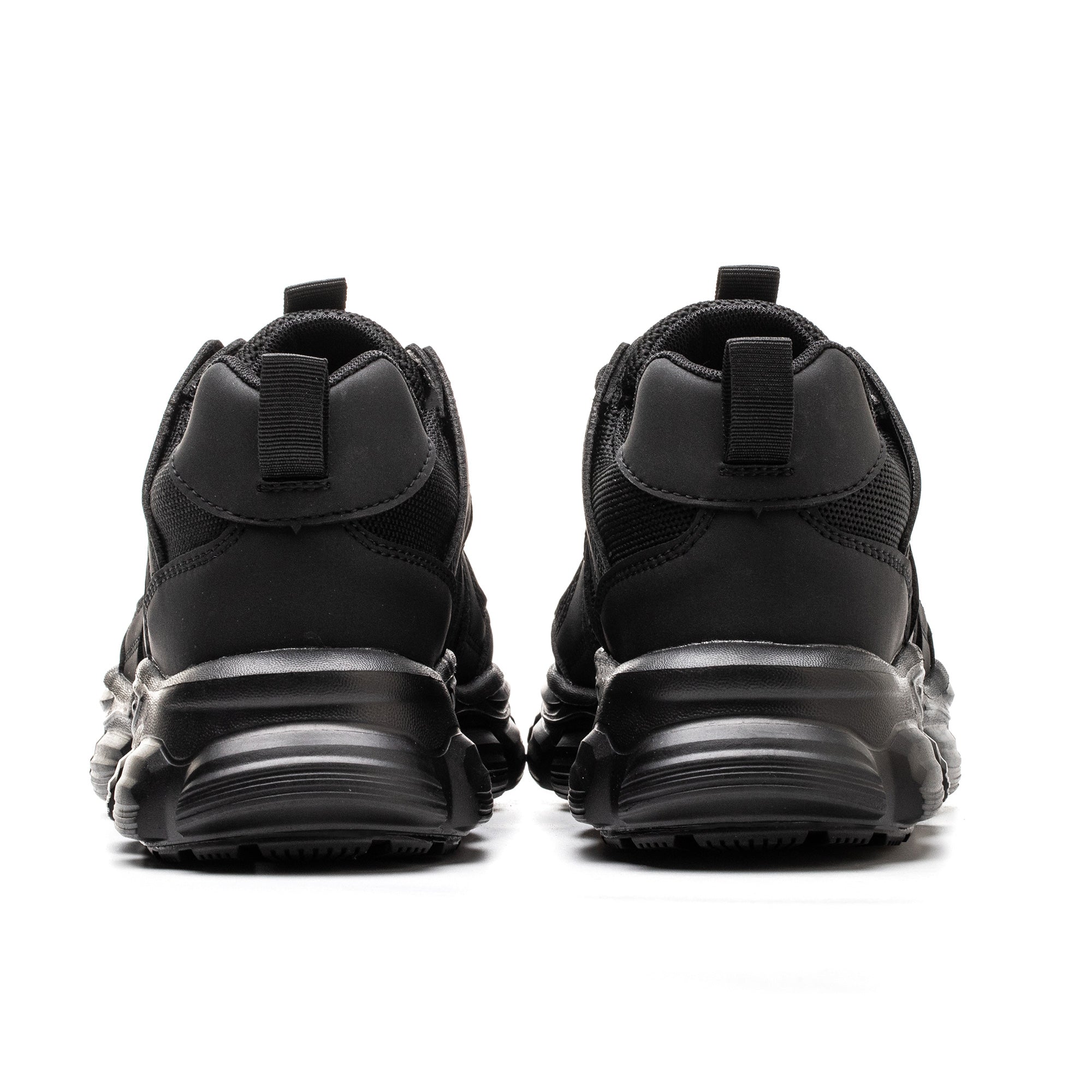 THE SNEAKER BUT IN BLACK