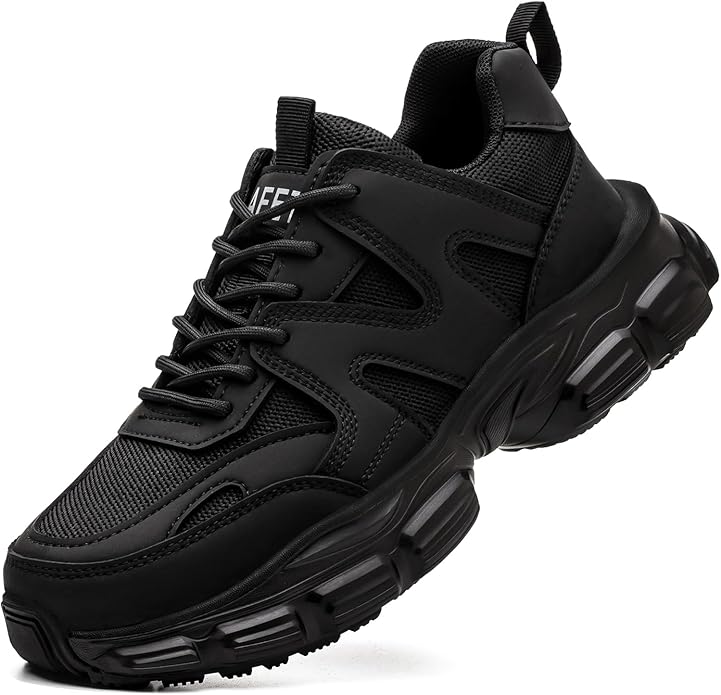 THE SNEAKER BUT IN BLACK
